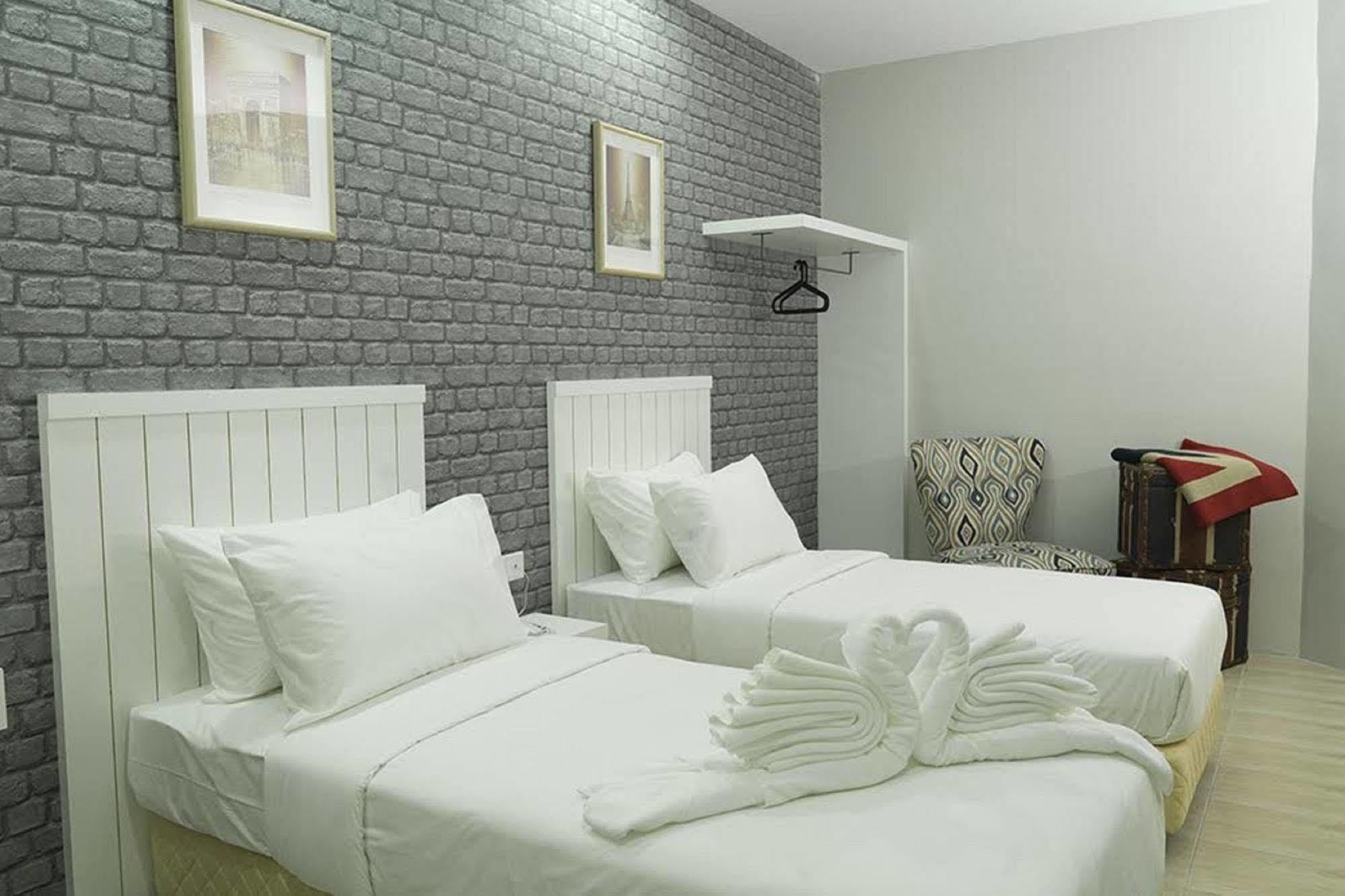 Lighthouse Hotel & Shortstay @ Damansara Uptown Petaling Jaya Ngoại thất bức ảnh